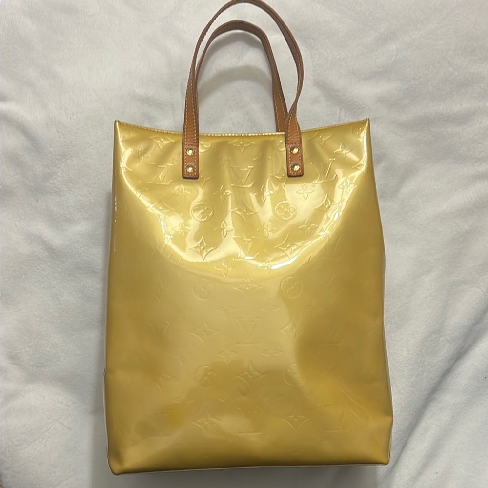 Louis Vuitton - Reade MM Yellow Monogram Vernis tote bag